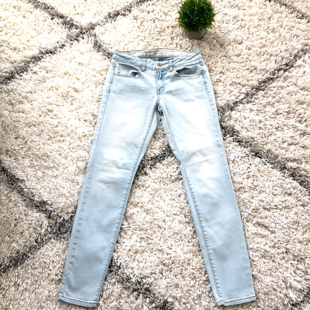 American Eagle Skinny Light Wash Jeggings